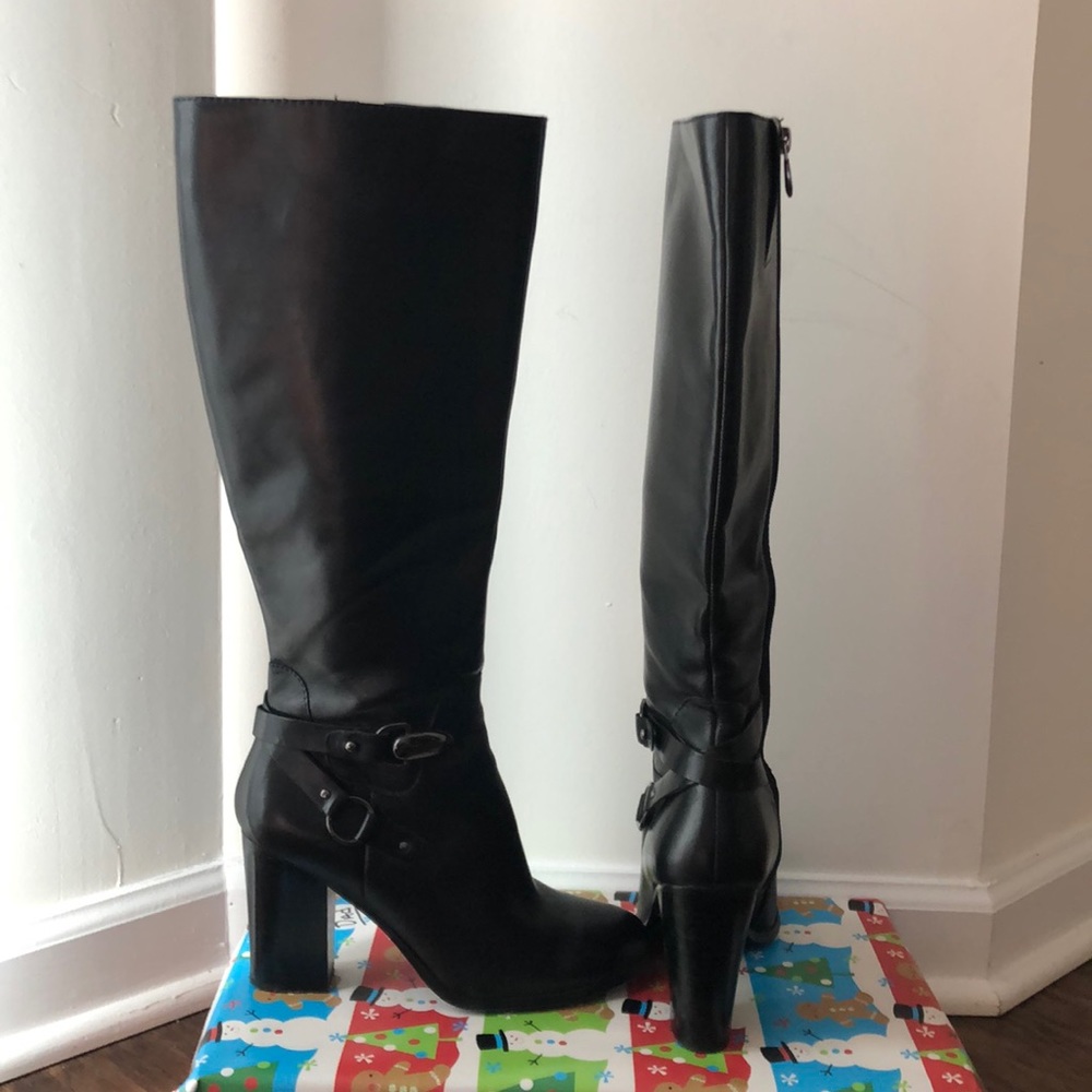 TAHARI black boots